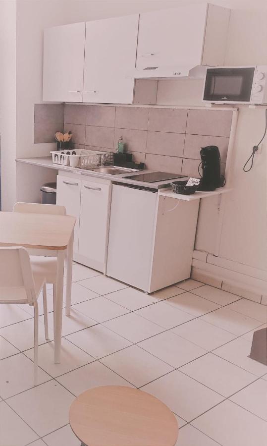 Appartement Cosy En Centre Centre-Ville . . . Nimes Exterior photo